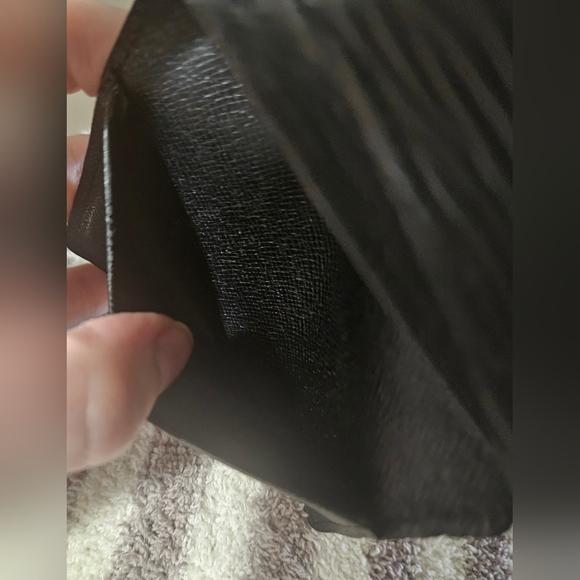 LOUIS VUITTON BIFOLD EPI WALLET - Picture 8 of 10